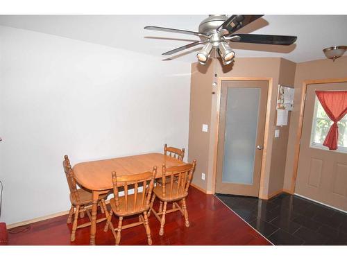 6151 Penworth Road Se, Calgary, AB - Indoor Photo Showing Dining Room