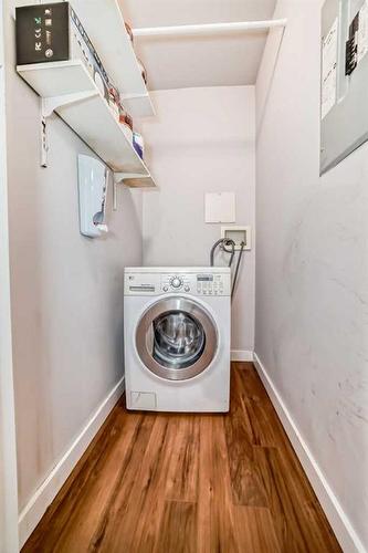 305-323 13 Avenue Sw, Calgary, AB - Indoor Photo Showing Laundry Room