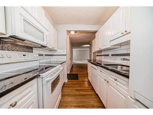 305-323 13 Avenue Sw, Calgary, AB - Indoor Photo Showing Kitchen