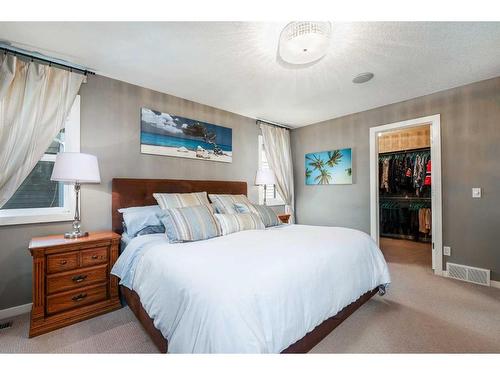 36 Ypres Way Sw, Calgary, AB - Indoor Photo Showing Bedroom