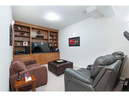 36 Ypres Way Sw, Calgary, AB - Indoor