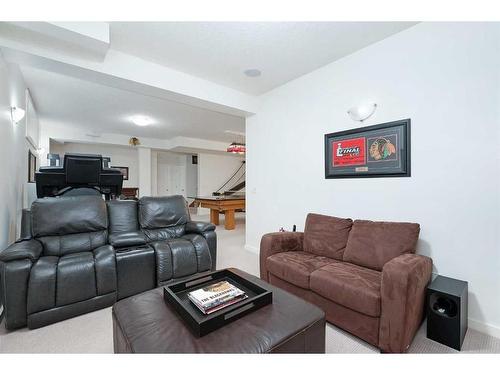 36 Ypres Way Sw, Calgary, AB - Indoor Photo Showing Living Room