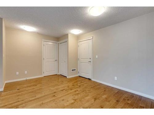 106-304 Cranberry Park Se, Calgary, AB - Indoor Photo Showing Other Room