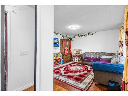 288 Whitewood Place Ne, Calgary, AB - Indoor Photo Showing Living Room