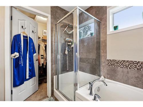 19 Cranford Close Se, Calgary, AB - Indoor Photo Showing Bathroom