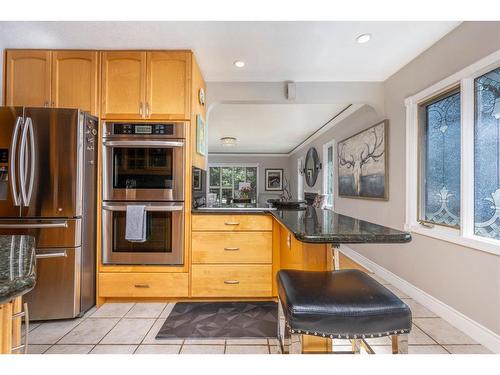 1809 18 Avenue Nw, Calgary, AB - Indoor Photo Showing Kitchen