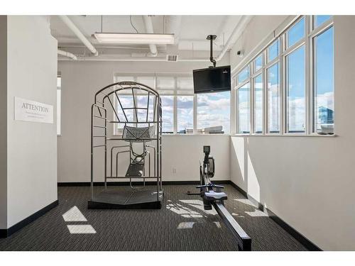 2910-930 6 Avenue Sw, Calgary, AB - Indoor Photo Showing Gym Room