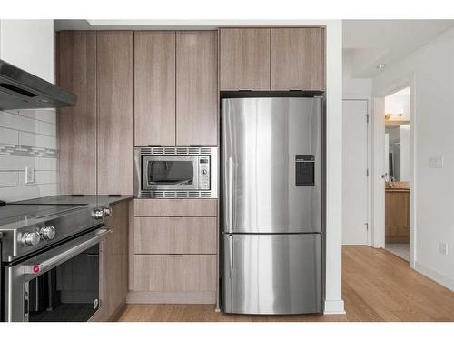 2910-930 6 Avenue Sw, Calgary, AB - Indoor Photo Showing Kitchen