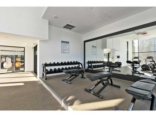 708-310 12 Avenue Sw, Calgary, AB - Indoor Photo Showing Gym Room