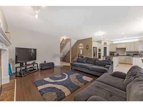 85 Royal Crest Terrace Nw, Calgary, AB - Indoor Photo Showing Living Room