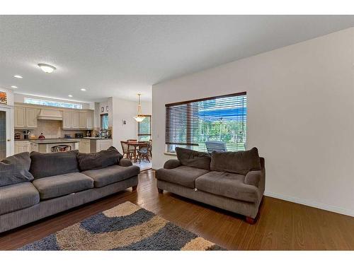 85 Royal Crest Terrace Nw, Calgary, AB - Indoor Photo Showing Living Room