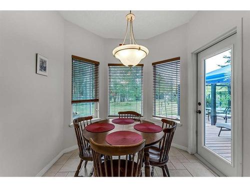 85 Royal Crest Terrace Nw, Calgary, AB - Indoor Photo Showing Dining Room