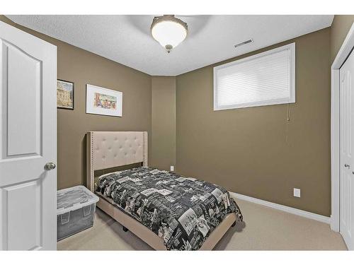 85 Royal Crest Terrace Nw, Calgary, AB - Indoor Photo Showing Bedroom