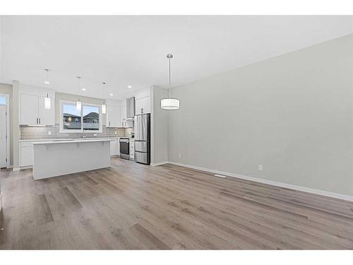 45 Corner Glen Way Ne, Calgary, AB - Indoor Photo Showing Kitchen With Upgraded Kitchen