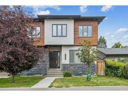 2022 37 Street SW Calgary, AB T3E 3A6