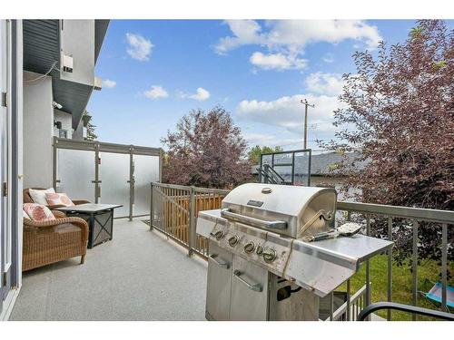 2022 37 Street Sw, Calgary, AB - Outdoor With Exterior