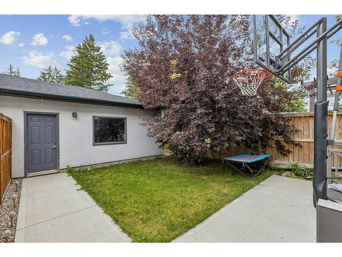 2022 37 Street Sw, Calgary, AB - Outdoor