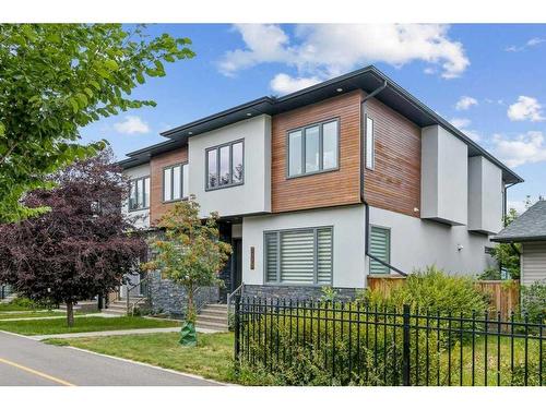 2022 37 Street Sw, Calgary, AB - Outdoor