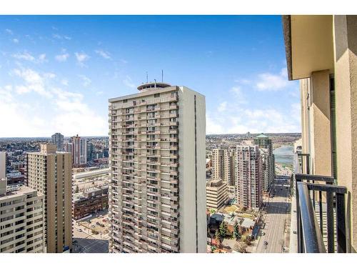 2909-930 6 Avenue Sw, Calgary, AB - Outdoor With Facade