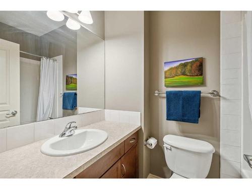 18-169 Rockyledge View Nw, Calgary, AB - Indoor Photo Showing Bathroom