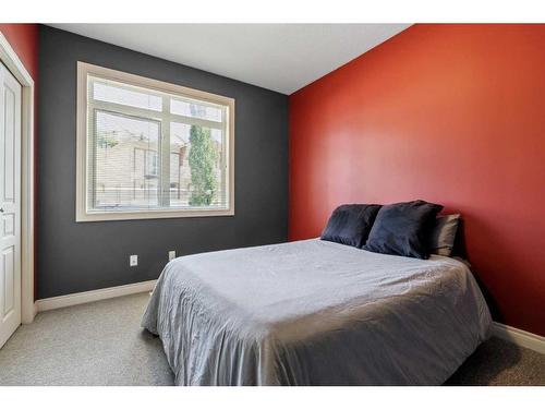 18-169 Rockyledge View Nw, Calgary, AB - Indoor Photo Showing Bedroom