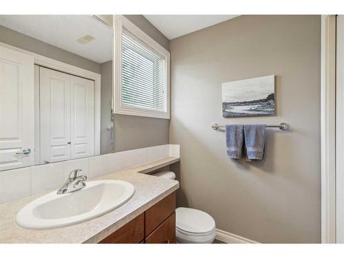 18-169 Rockyledge View Nw, Calgary, AB - Indoor Photo Showing Bathroom