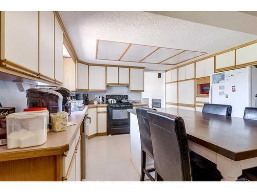 14538 29-4A Township, Hanna, AB - Indoor