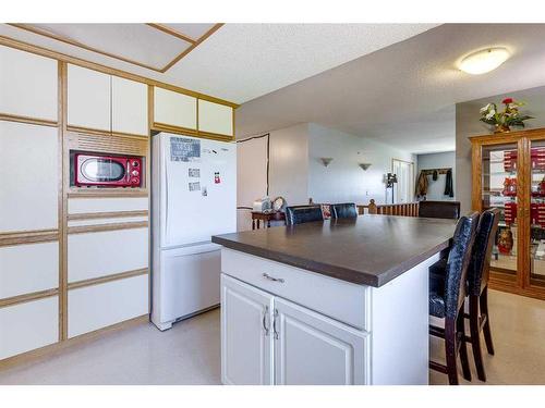 14538 29-4A Township, Hanna, AB - Indoor Photo Showing Kitchen