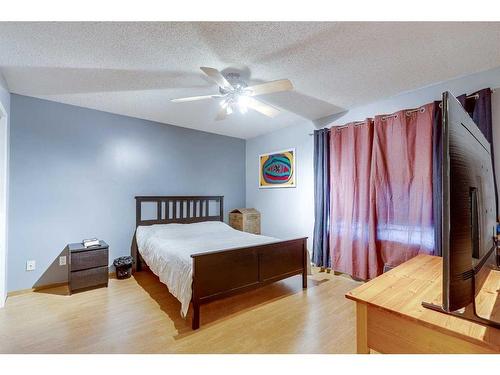 14538 29-4A Township, Hanna, AB - Indoor Photo Showing Bedroom