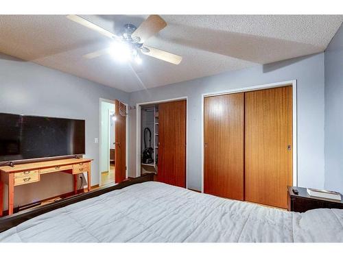 14538 29-4A Township, Hanna, AB - Indoor Photo Showing Bedroom