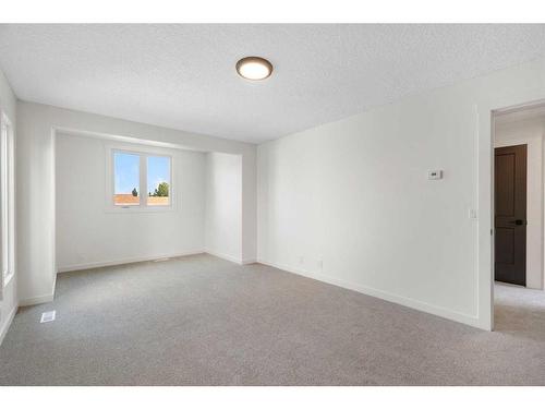 124 Woodborough Road Sw, Calgary, AB - Indoor Photo Showing Other Room