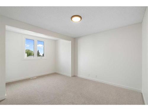 124 Woodborough Road Sw, Calgary, AB - Indoor Photo Showing Other Room