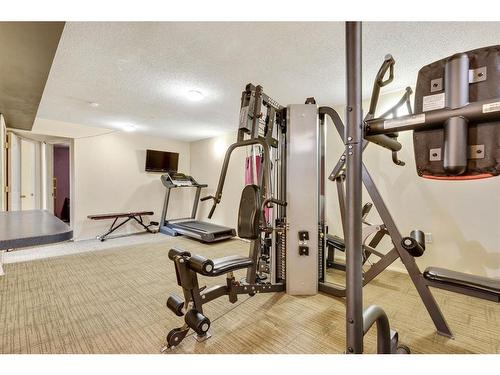 7611 35 Avenue Nw, Calgary, AB - Indoor Photo Showing Gym Room