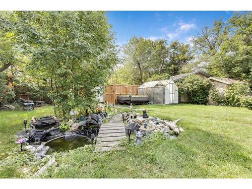 7611 35 Avenue Nw, Calgary, AB - Outdoor With Backyard