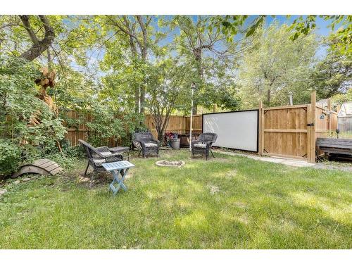 7611 35 Avenue Nw, Calgary, AB - Outdoor