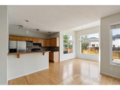 140 Bridlemeadows Common Sw, Calgary, AB - Indoor Photo Showing Kitchen