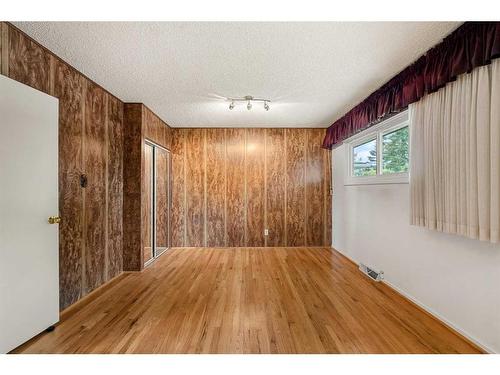 191 Fyffe Road Se, Calgary, AB - Indoor Photo Showing Other Room