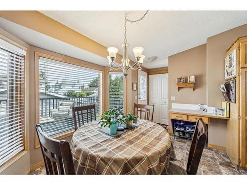 2851 Catalina Boulevard Ne, Calgary, AB - Indoor Photo Showing Dining Room