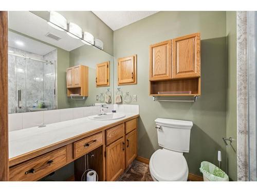 2851 Catalina Boulevard Ne, Calgary, AB - Indoor Photo Showing Bathroom