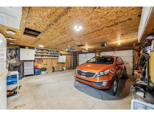 2851 Catalina Boulevard Ne, Calgary, AB - Indoor Photo Showing Garage