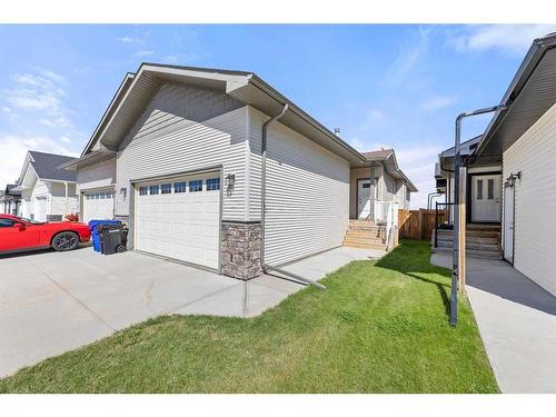 11 Violet Close, Olds, AB - Outdoor