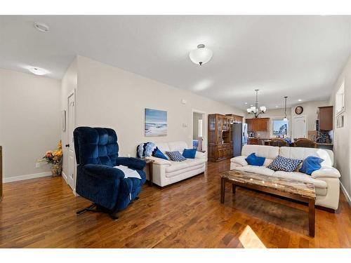 11 Violet Close, Olds, AB - Indoor Photo Showing Living Room