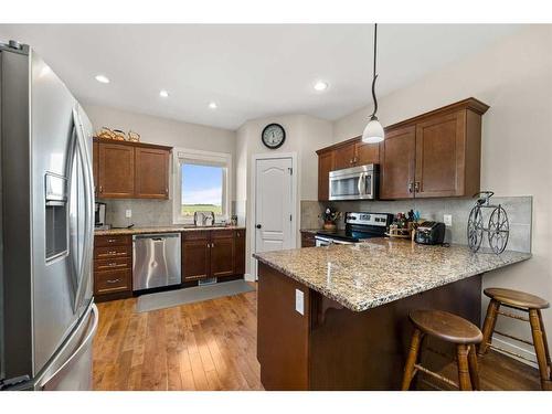 11 Violet Close, Olds, AB - Indoor Photo Showing Kitchen With Upgraded Kitchen