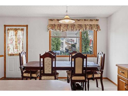 210 Coral Springs Place Ne, Calgary, AB - Indoor Photo Showing Dining Room