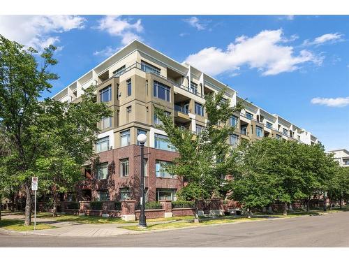 437-910 Centre Avenue Ne, Calgary, AB - Outdoor With Balcony With Facade