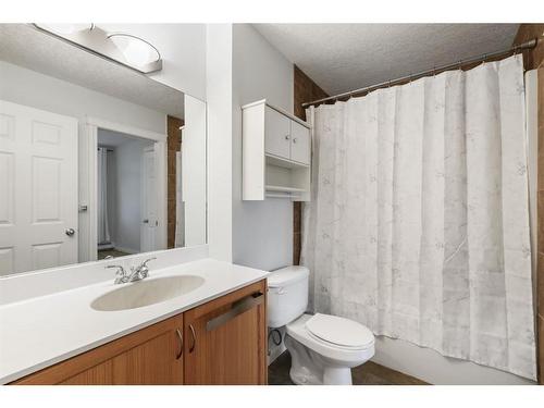 437-910 Centre Avenue Ne, Calgary, AB - Indoor Photo Showing Bathroom