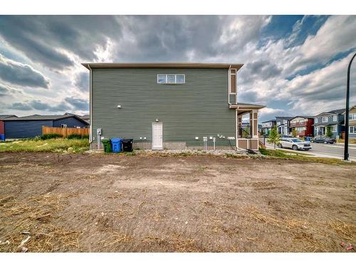 213 Livingston View Nw, Calgary, AB - Outdoor