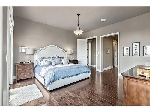 29 Elveden Point Sw, Calgary, AB - Indoor Photo Showing Bedroom