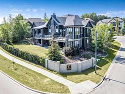 29 Elveden Point SW Calgary, AB T3H 0L1