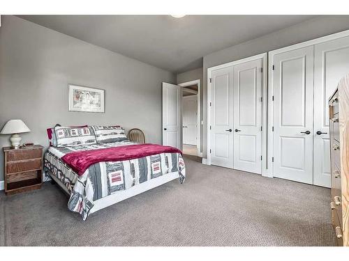 29 Elveden Point Sw, Calgary, AB - Indoor Photo Showing Bedroom